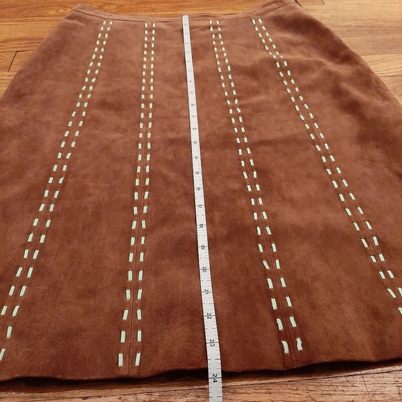 In Suede skirt - Picture 12 of 12